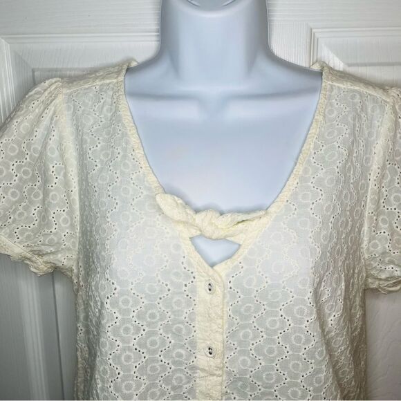 Modcloth Polished Touch Cotton Eyelet Blouse Puff Sleeves Tie Front Ivory M - Picture 9 of 13
